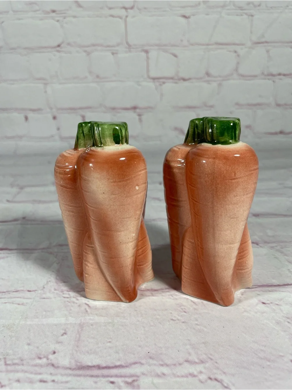 Vintage Hand Painted Carrot Bunch Ceramic Salt and Pepper Shaker Pair